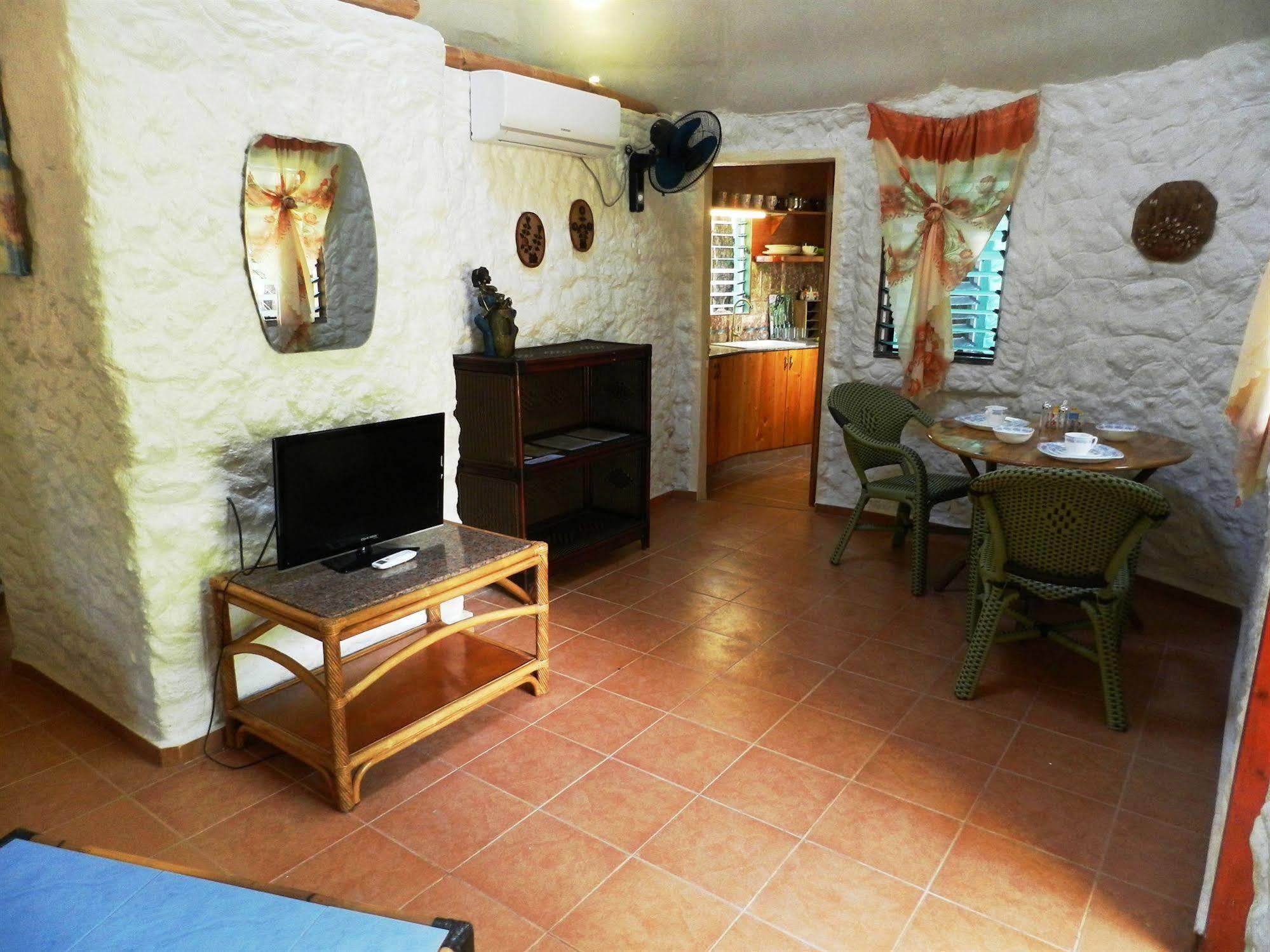 Panglao Chocolate Hills Hostel Kültér fotó