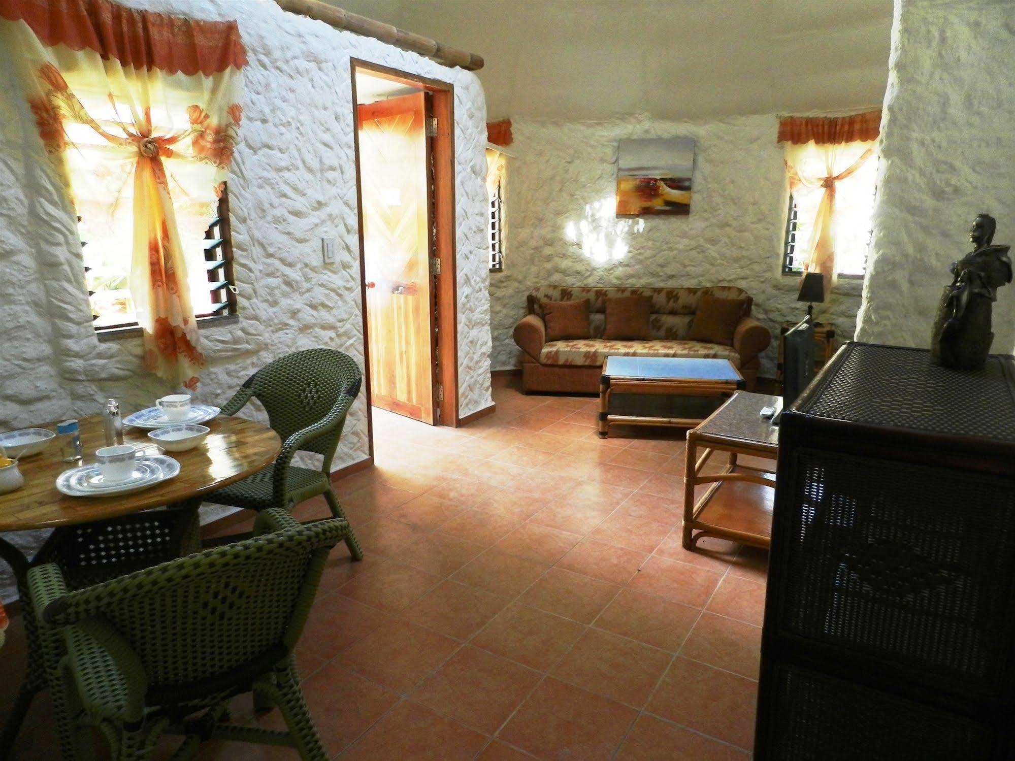 Panglao Chocolate Hills Hostel Kültér fotó